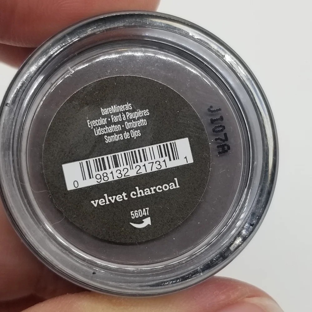 bareMinerals loose eyeshadow powder in Velvet Charcoal factory sealed